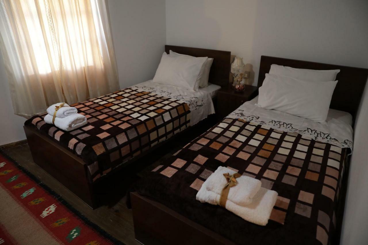 Guest House Mikel Μπεράτ Εξωτερικό φωτογραφία